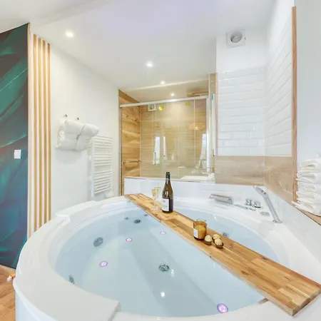 公寓 Jacuzzi 蒙泰夫兰